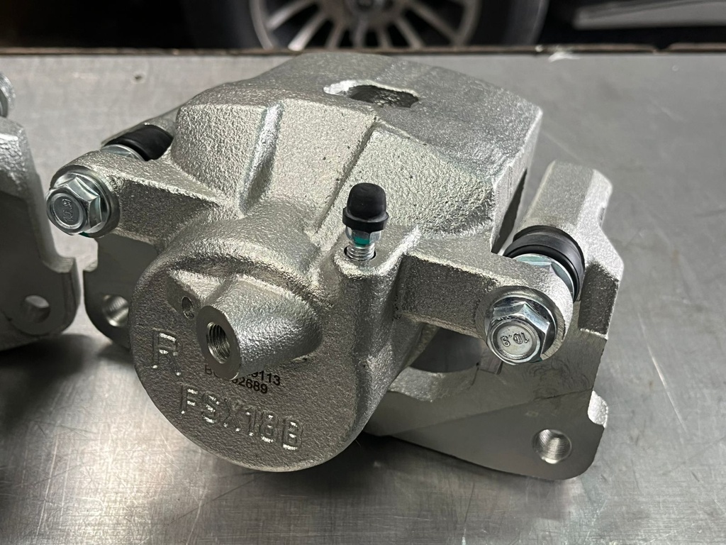 Caliper Delanteros Toyota RAV4 L4 2.0L / 2.4L Sport Utility 2001-2003