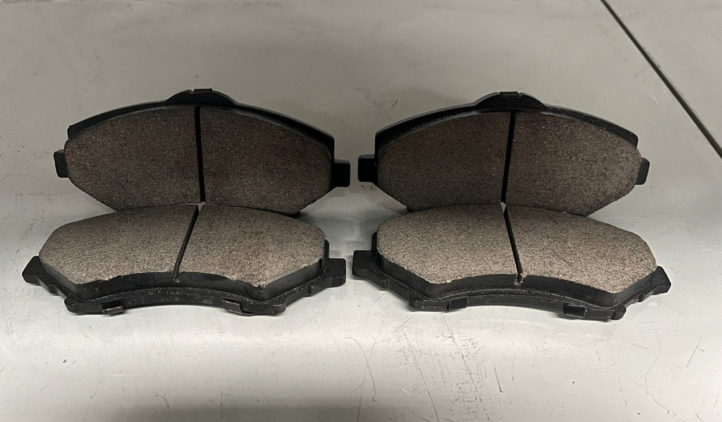 Pastillas de Freno Delanteras Cerámicas Jeep Wrangler JK 2007-2018 / Jeep Liberty 2008-2012.