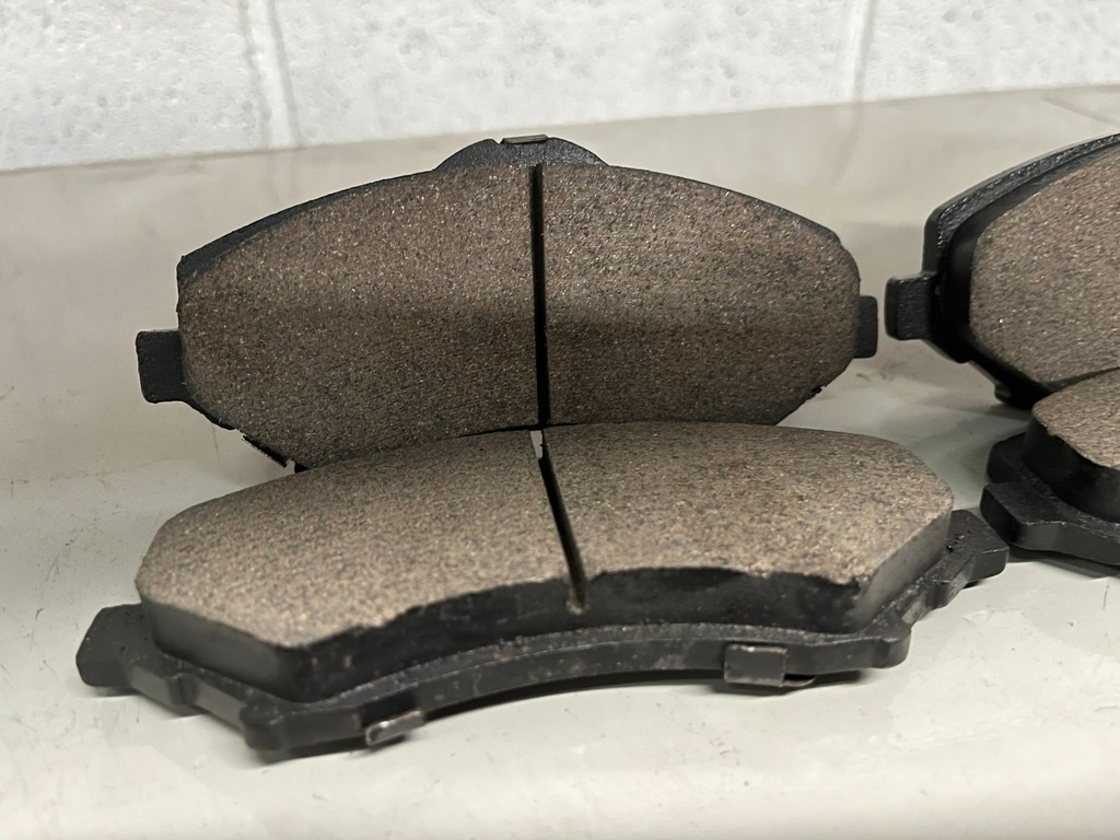 Pastillas de Freno Delanteras Cerámicas Jeep Wrangler JK 2007-2018 / Jeep Liberty 2008-2012.
