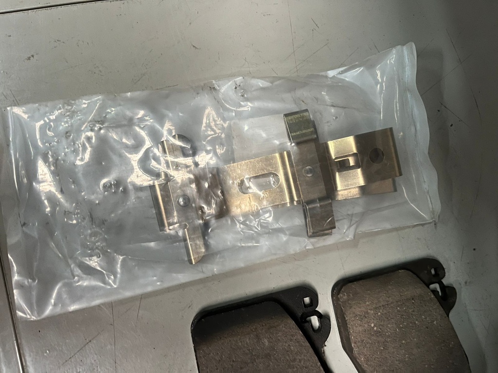 Pastillas Delanteras Fibra Carbón Extreme Ford Mustang Bullit / GT V8 5.0L 2015-2023