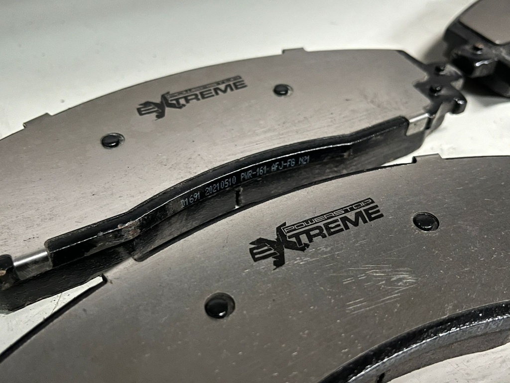 Pastillas Traseras Fibra Carbon Extreme Ford F250 Super Duty 2013-2022 / F350 Super Duty 2013-2022 / F450 2013-2016.