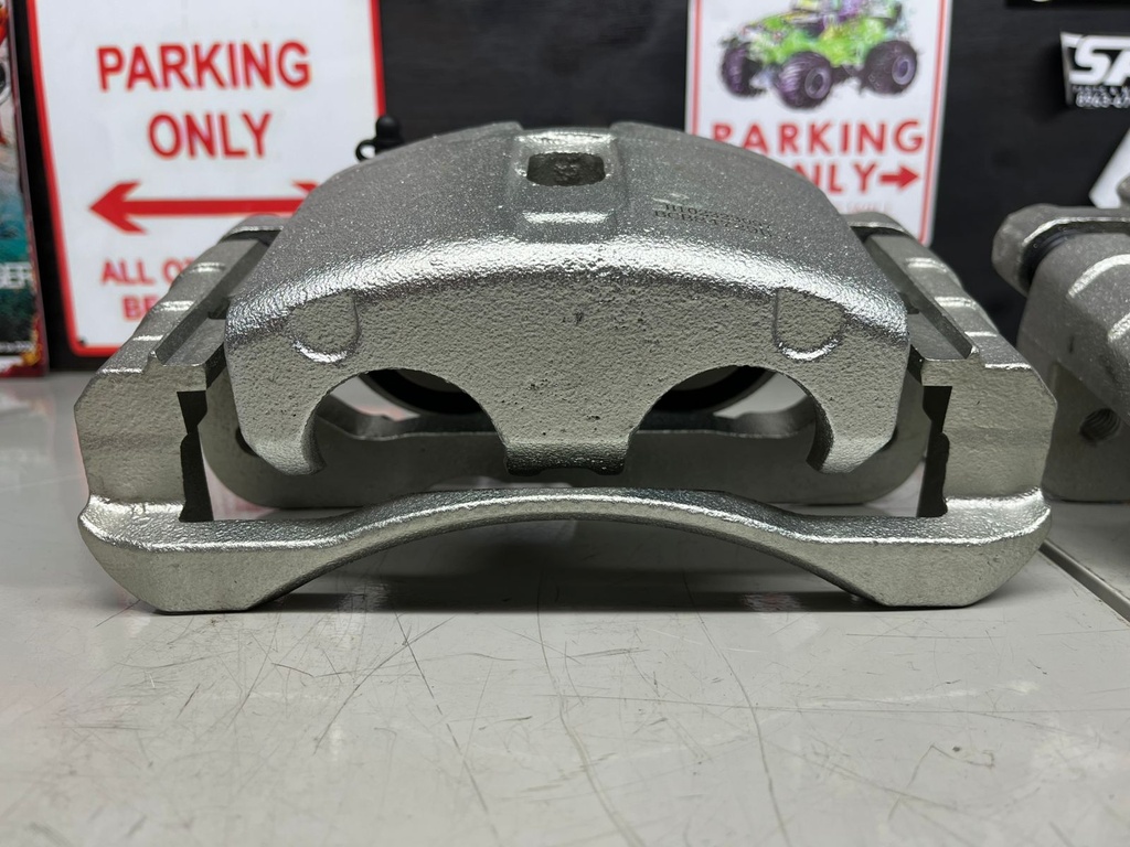 Calipers delanteros para Chevrolet Silverado/Tahoe/Avalanche/Subuerban 1500/2500/3500 99-13