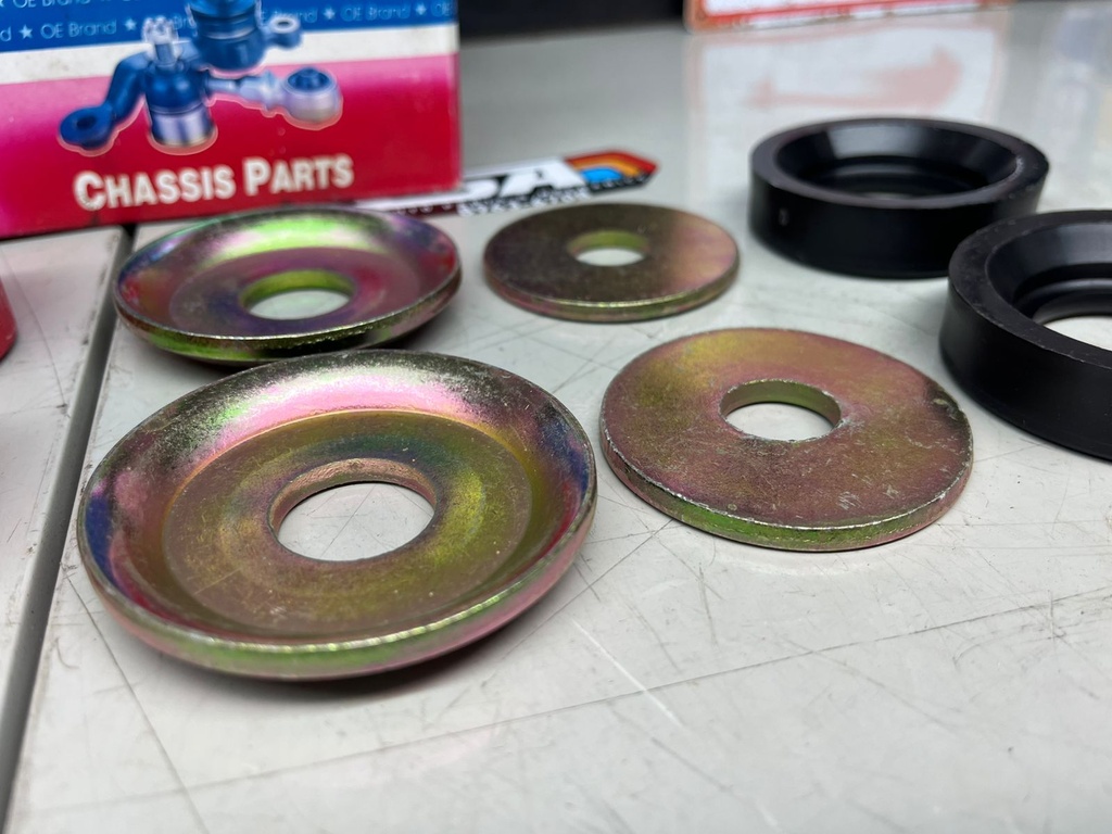 Bushing de Tensoras Delanteras para Ford E-Series Econoline / Super Duty / Econoline Club Wagon 1977-2007.