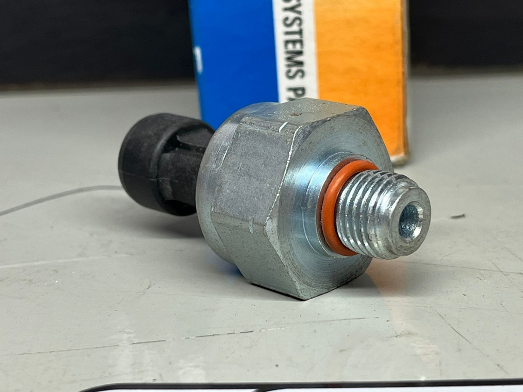 Senor de presion para inyección de aceite al turbo Ford V8 Diesel 7.3L 1997-2003.