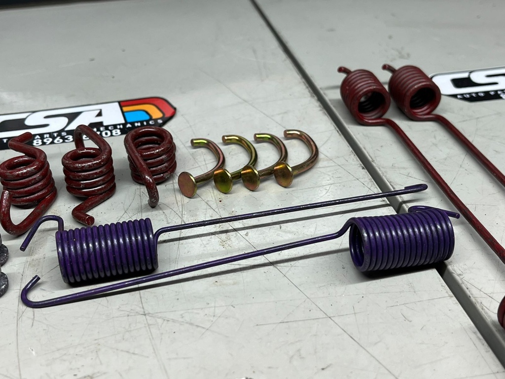 Kit de Hardware de Tambor Ford F250 1980-1999 / F350 1976-1997 / Econoline Club Wagon 1977-2000 / E-250 Econoline 1976-2000.