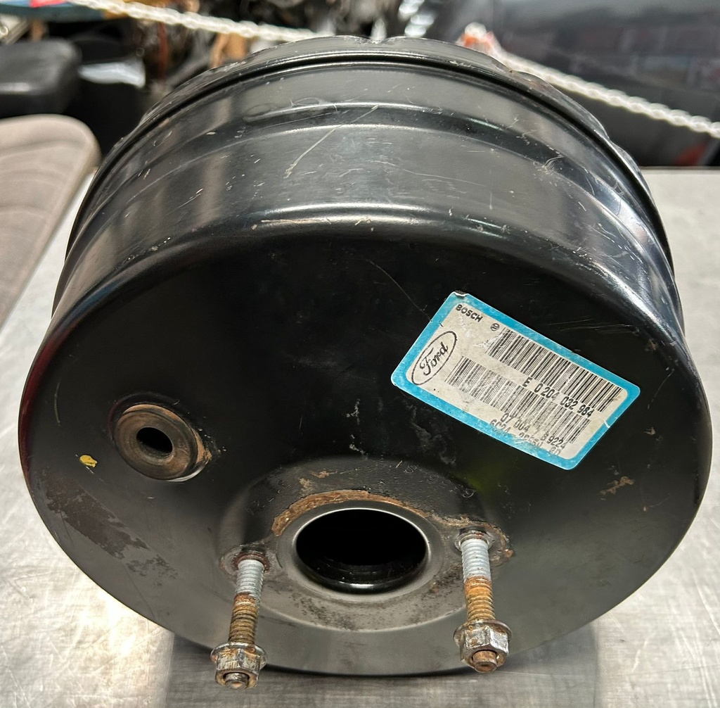 Booster de para Ford E150 / E250 / E350 / E450 1999 al 2003 ( Usado )
