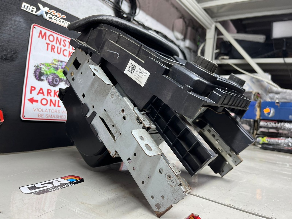 Radio Pantalla Tactil Chevrolet Tahoe 2015-2019. (ORIGINAL USADO)