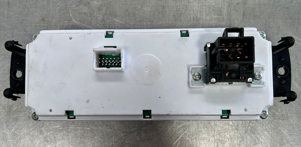 Módulo de control de A/C Chevrolet Avalanche 2002 Silverado 1999 al 2002 Tahoe 2000 Suburban 2000 al 2001 GMC Sierra / Yukon 2000 al 2002