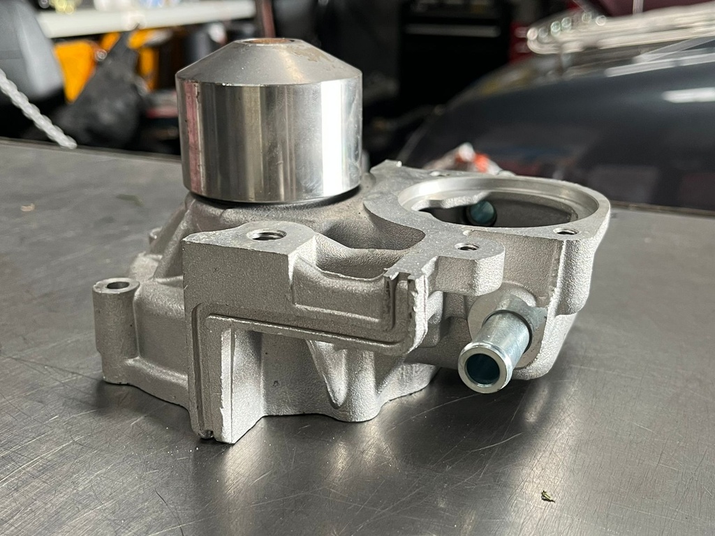 Bomba de Agua con para Subaru Impreza 2.5L 2006-2011 / Forester 2.5L 2007-2010 / Outback 2.5L 2007-2012 / Legacy 2.5L 2007-2012. (Motores EJ20 / EJ25)