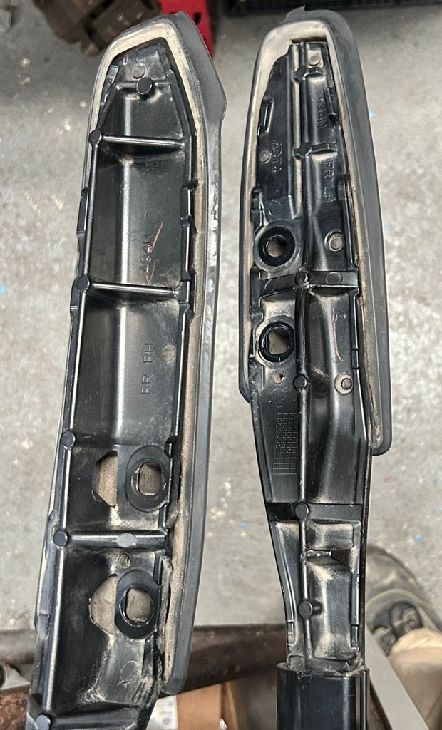Racks para Toyota Land Cruiser J200 2008 al 2021 (Imagen ilustrativa) (Usado)