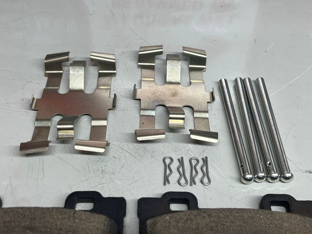 Pastillas Traseras Cerámicas Nissan 370Z 2016-2020 / Infiniti Q50 2015-2017 / Q60 2015-2020.