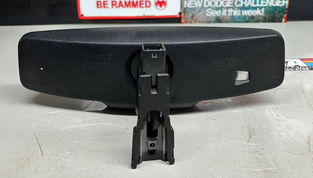 Retrovisor para Chevrolet Tahoe / Suburban 2015 al 2020 (imagen ilustrativa) (usado)