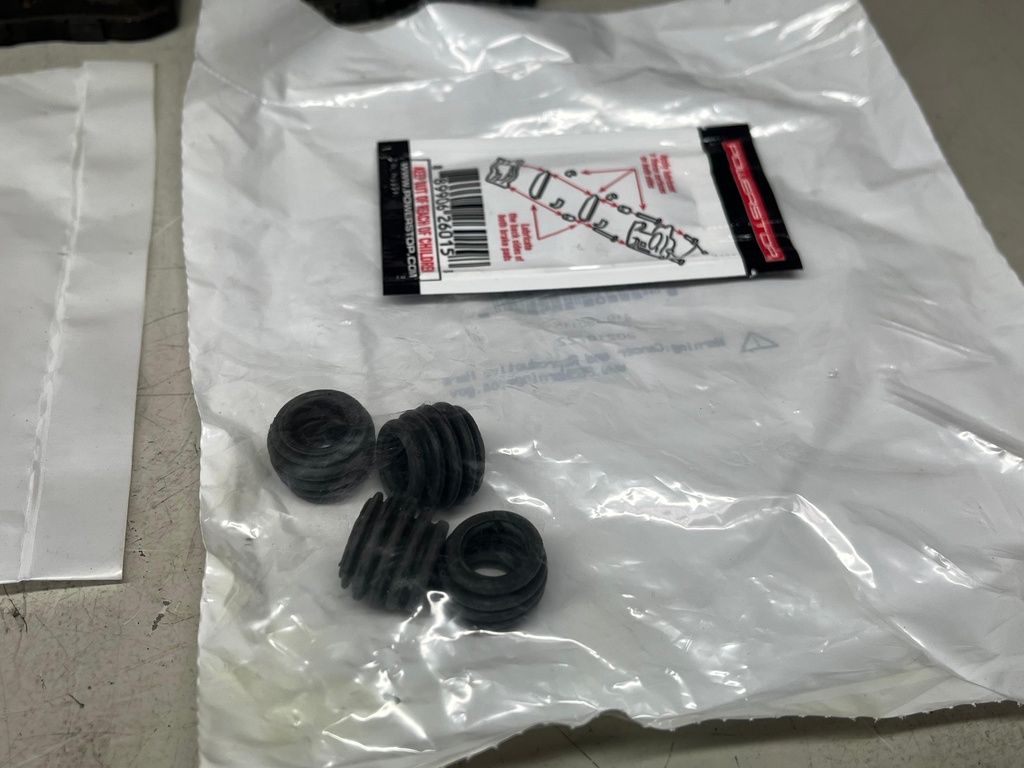 Pastillas Traseras Fibra Carbon/Cerámica Honda Accord 2008-2010 / Acura TSX 2009-2010.