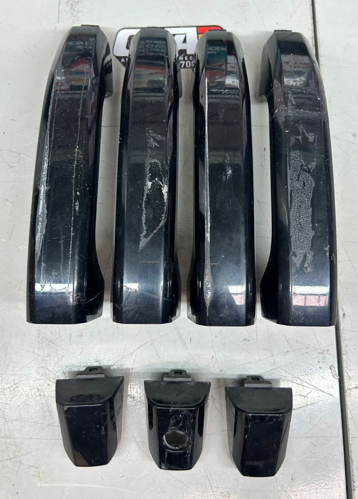 Manillas exteriores para Chevrolet Silverado / Tahoe / Suburban 2014 al 2021  (usado)