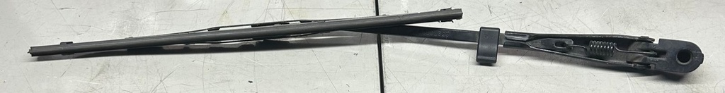 Brazo de escobilla trasero para Chevrolet Tahoe / Suburban 2015 al 2020 (imagen ilustrativa) (usado)