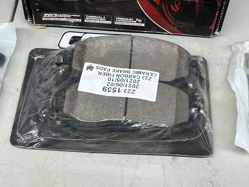 Pastillas Delanteras Fibra Carbon/Cerámica Subaru Impreza 2011-2016 / Forester 2011-2018 / Legacy 2013-2014.