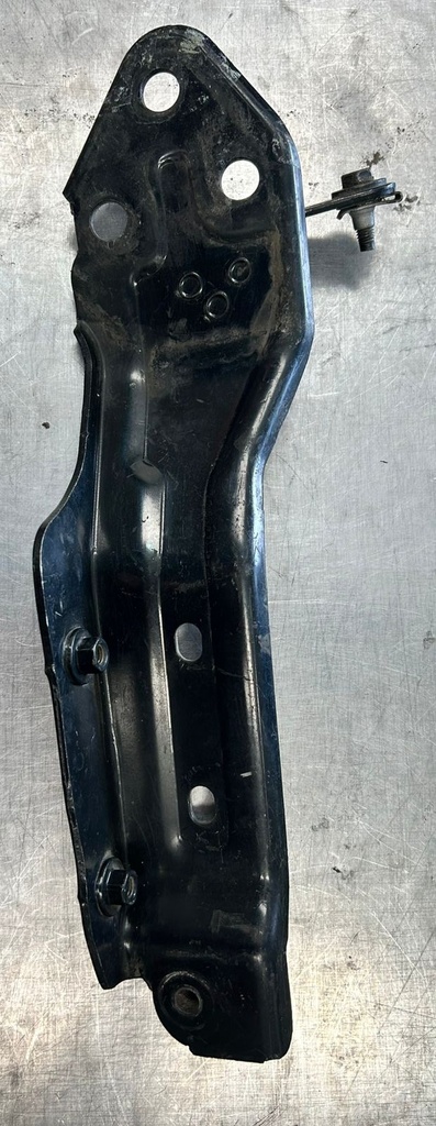 Soporte de guardabarro delantero derecho para Chevrolet Tahoe / Suburban 2015 al 2020 (usado)