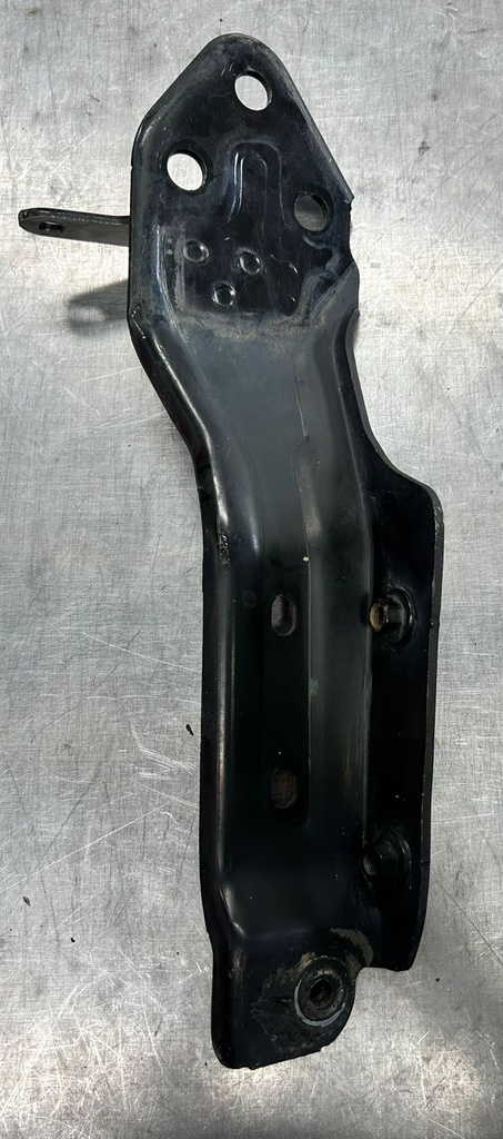 Soporte de guardabarro delantero izquierdo para Chevrolet Tahoe / Suburban 2015 al 2020 (usado)