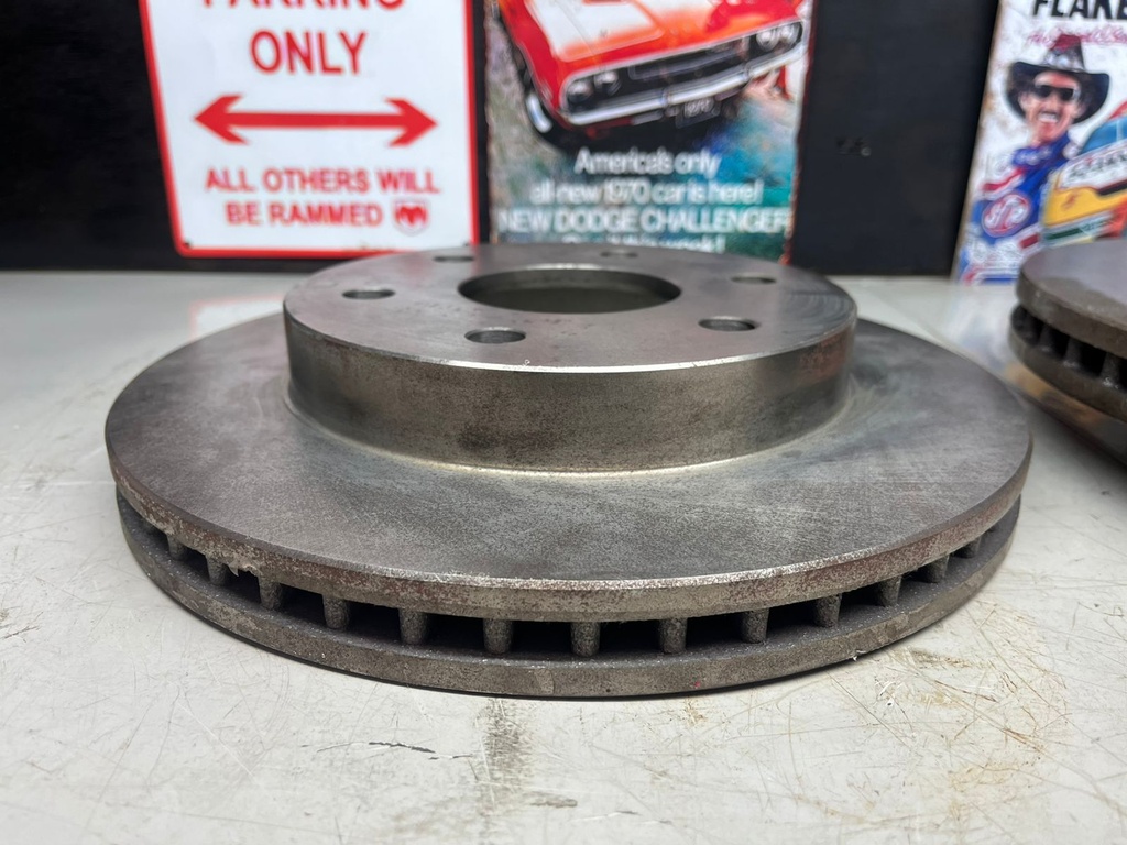 Discos Delanteros Ventilados Chevrolet Silverado 1500 1999-2006 / Avalanche 1500 1999-2006 / Tahoe / Suburban 2000-2006 / GMC Sierra 1500 1999-2006.