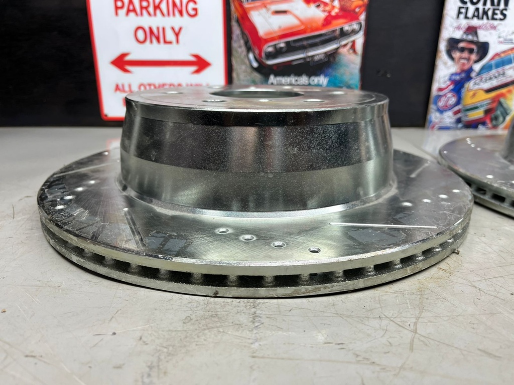 Discos Traseros Perforados Chevrolet Silverado 1500 2007-2020 / Avalanche 2007-2013 / Tahoe / Suburban 2007-2020 / GMC Sierra 1500 2007-2020