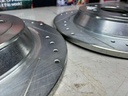 Discos Traseros Perforados Solidos Ford Mustang Ecoboost 2015-2023.