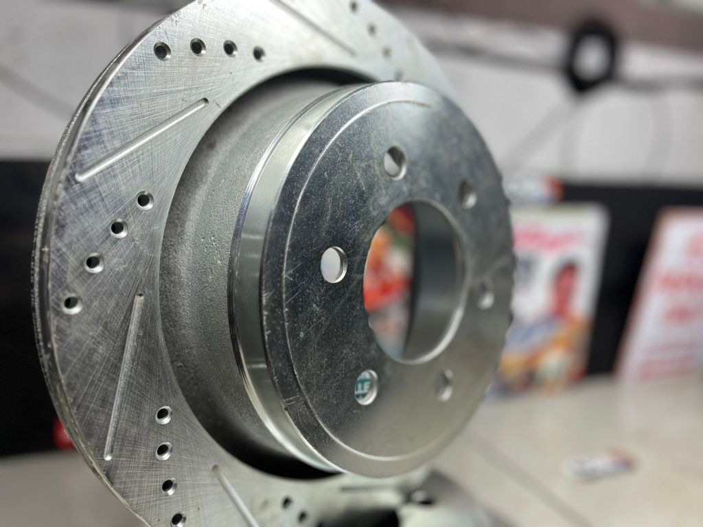 Discos Traseros Perforados Ford F150 2012-2018.