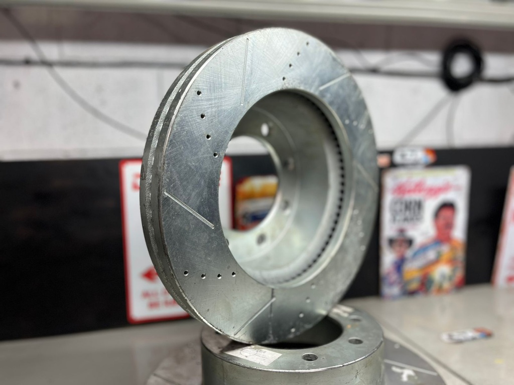 Discos Delanteros Perforados Ford F250 Super Duty 2013-2024 / F350 Super Duty 2013-2024.