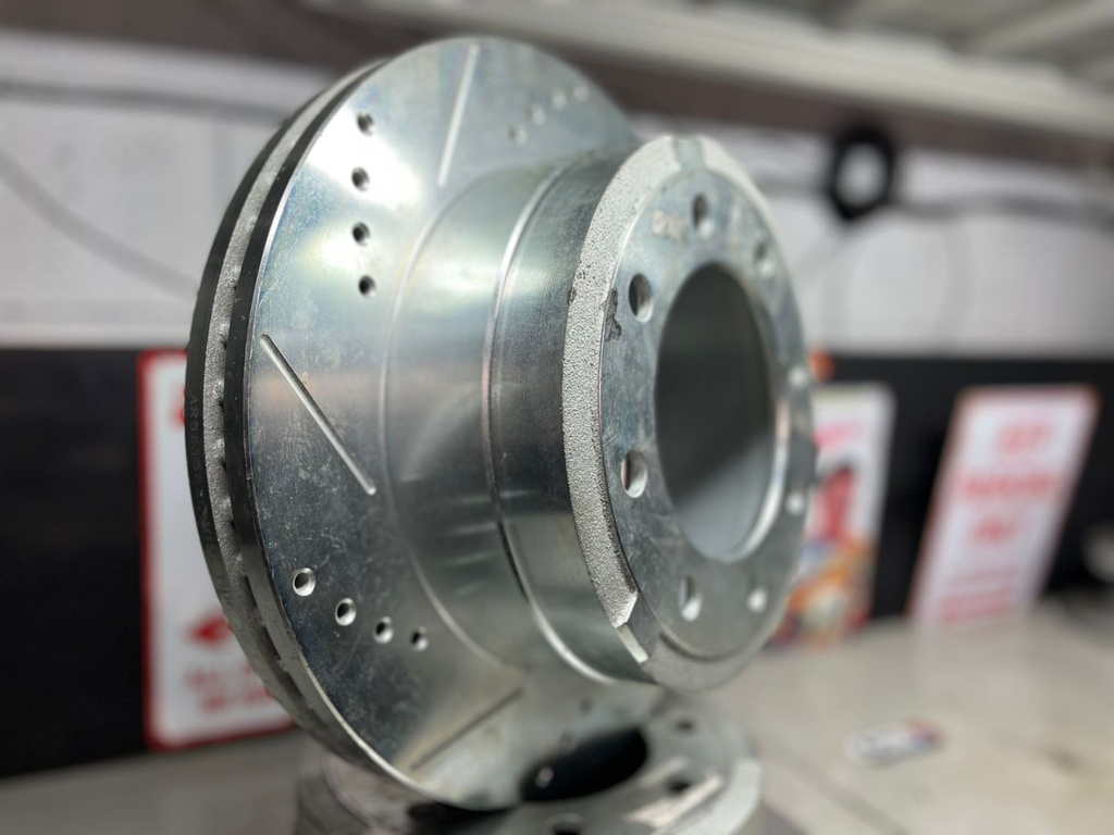 Discos Traseros Perforados Ford F250 Super Duty 2013-2022 / F350 Super Duty 2013-2022.