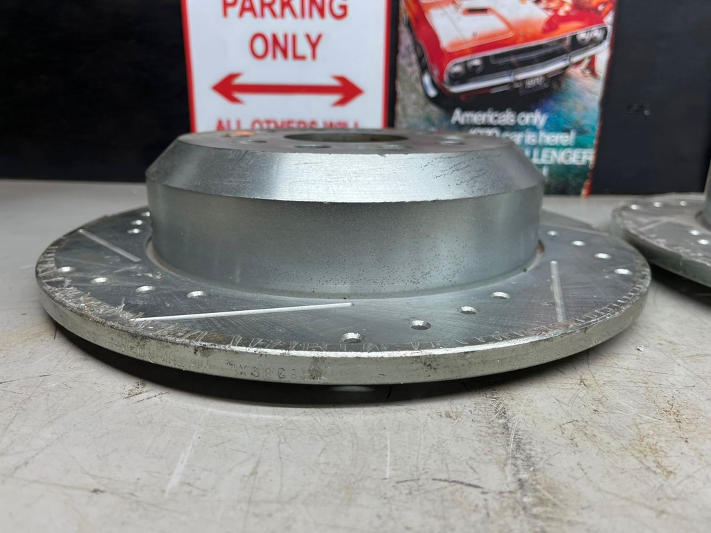 Discos Traseros Perforados 328mm Jeep Wrangler JL 2018-2024.