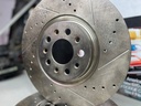 Discos Delanteros Perforados 330mm Jeep Wrangler JL 2018-2024 / Gladiator 2020-2024.