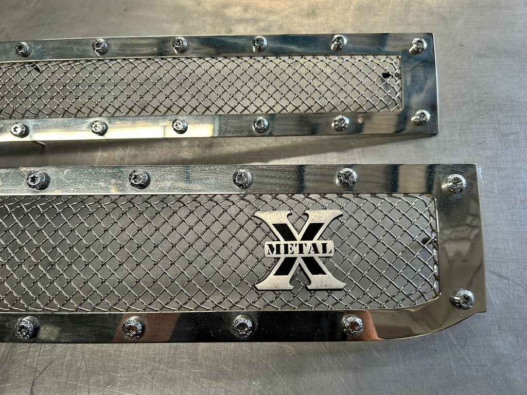 Parrillas metálicas X.METAL Chevrolet Silverado 2500HD / 3500HD 2015.
