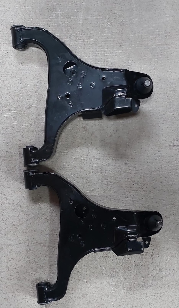 Tijeretas Delanteras Inferiores Nissan Armada 2005-2015 / Titan 2004-2015 / Pathfinder Armada 2004 / Infiniti QX56 2004-2010.
