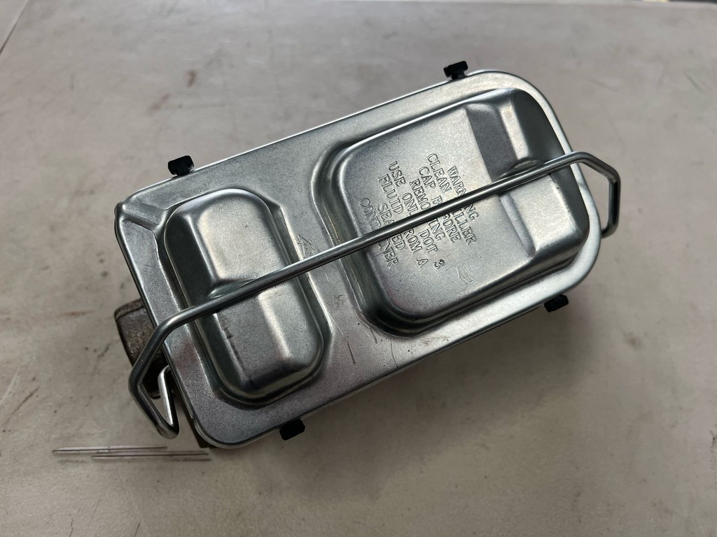 Cilindro Maestro Dodge D250 1986-1993 / D350 1984-1993 / W200 1970-1980 / W250 / W350 1981-1993.