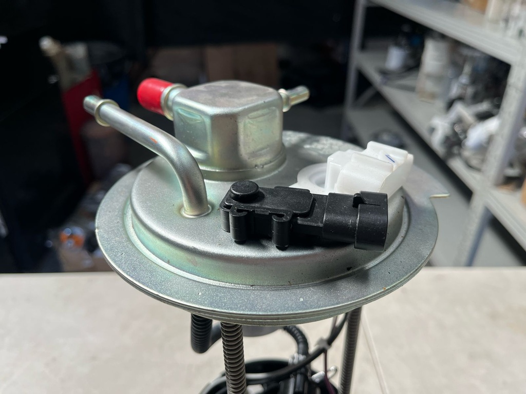 Bomba de Combustible Chevrolet Silverado 1500/GMC Sierra 1500 2004-2006 4.8L 5.3L / Silverado 1500 Classic 2007 4.8L 5.3L 6.0L.