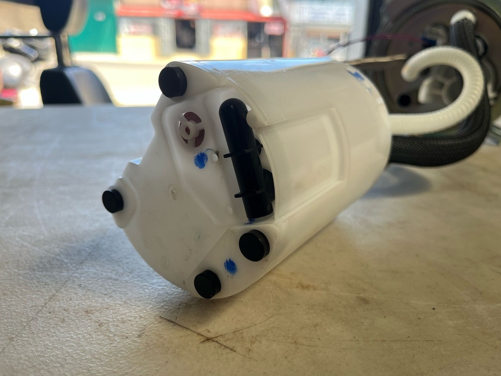 Bomba de Combustible Diesel Chevrolet Silverado 2500 HD 2005-2007 6.6L V8 / GMC Sierra 2500 HD 2005-2007 6.6L V8.