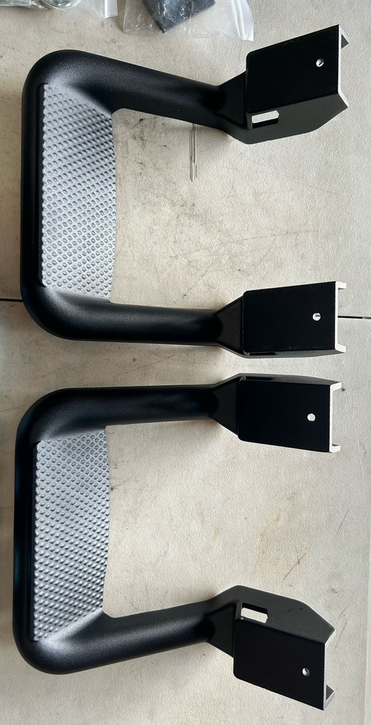 Estribos laterales universales (Chevrolet / Ford / Toyota / Nissan / GMC / Ram )