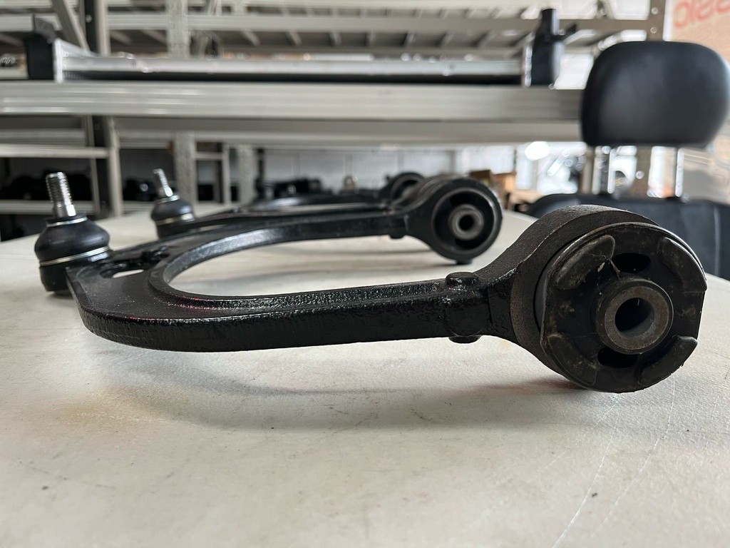 Tijeretas Superiores Delanteras Dodge Challenger 2008-2019 / Charger 2006-2019 / Chrysler 300 2005-2019.