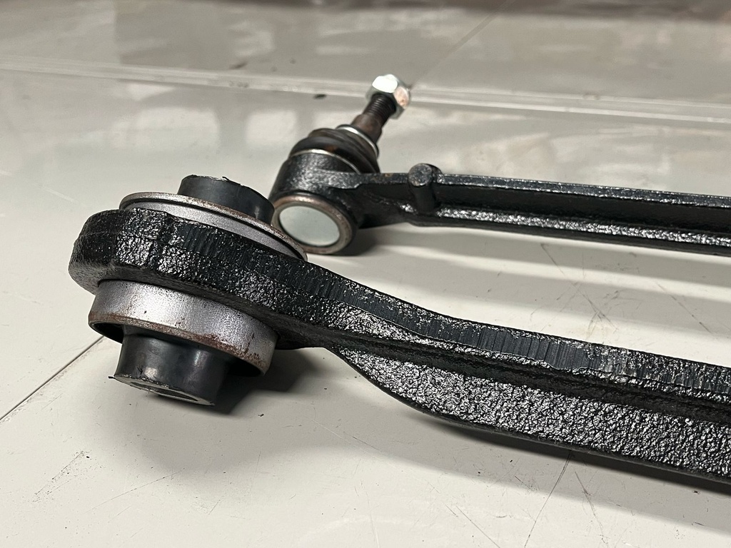 Brazos de Control Delanteros Inferiores Dodge Challenger V6 3.6L / 5.7L V8 2011-2020 / Charger V6 3.6L / 5.7L V8 2011-2020. (RWD sin suspensión de alto rendimiento).