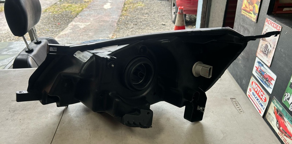 Luz delantera derecha para Nissan NV200 2014 al 2021