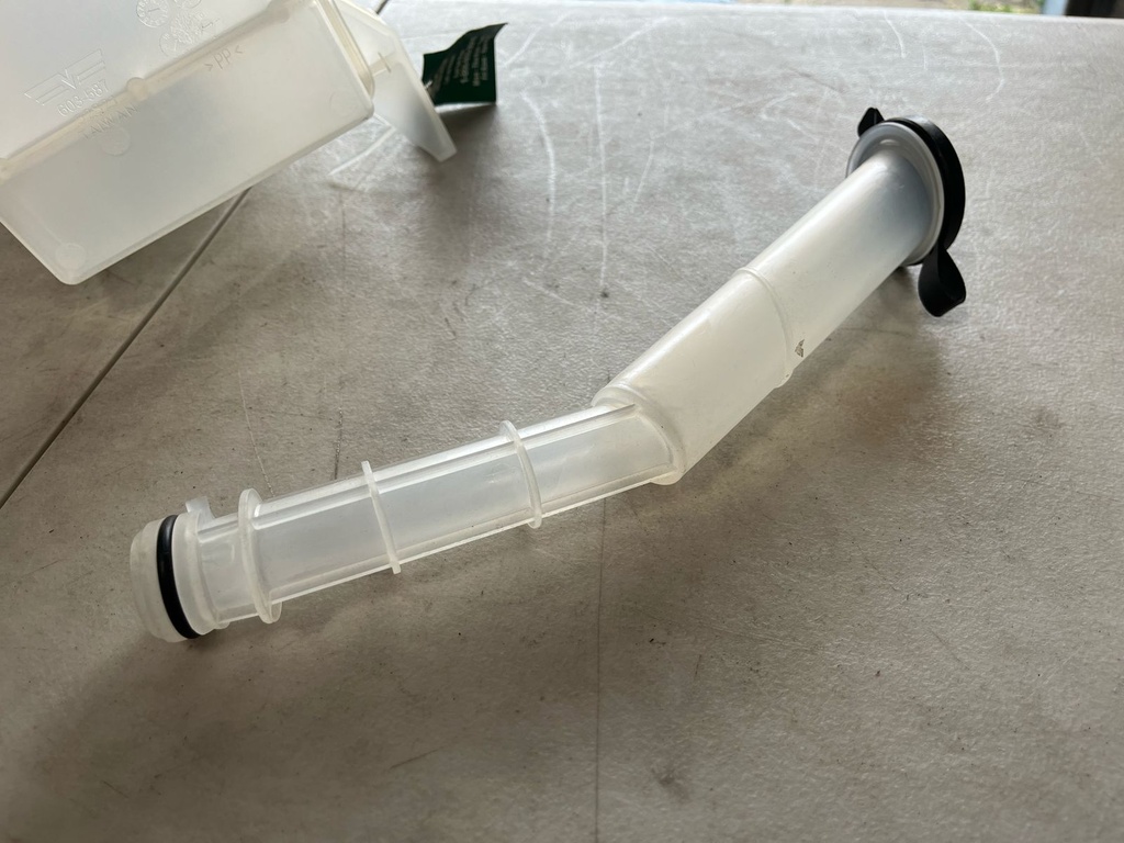 Depósito de Coolant Ford Mustang 4.0L V6 / 4.6L V8 / 5.4L V8 2005-2009.
