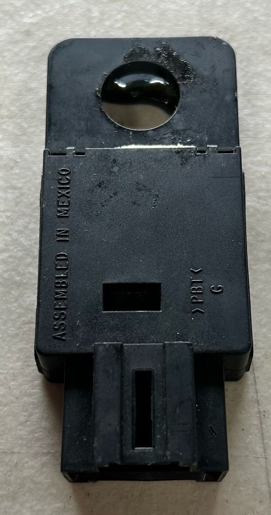 Switch de luz de freno para Chevrolet Avalanche / Tahoe / Suburban 2007 al 2011