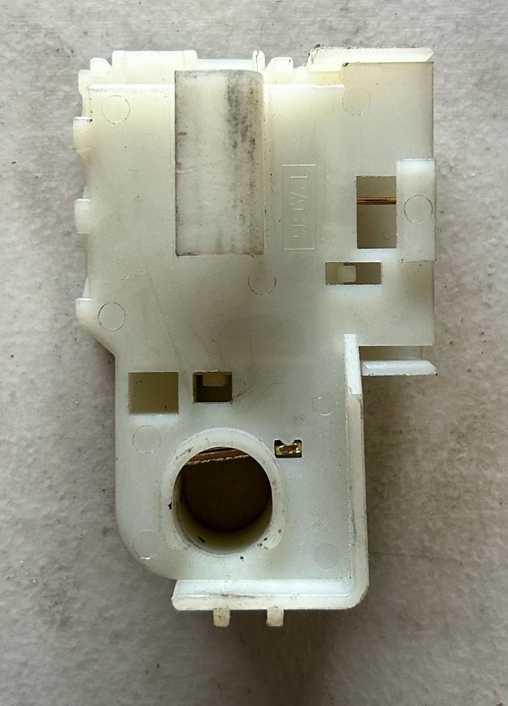 Switch de luz de freno para Chevrolet / GMC Blazer 1994 / C1500 1994 a 1999 / C2500 1994 al 2000 / G10 / G20 1994 a 1995 / G30 1994 a 1996 / Suburban 1995 a 1999 / Tahoe 1995 al 2000