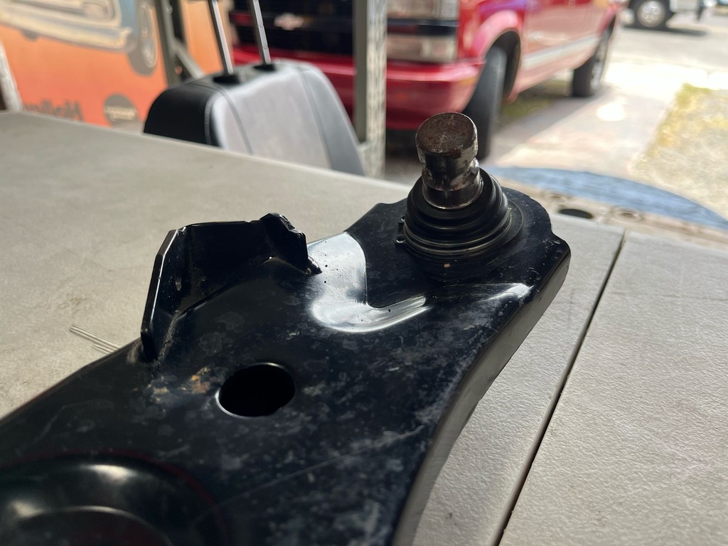 Tijereta Delantera Inferior Izquierda Hyundai Santa Fe V6 3.7L 2007-2012.