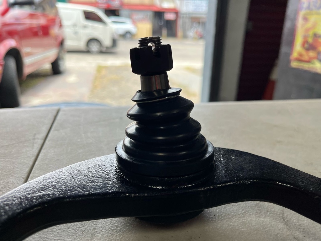 Tijereta Delantera Infeior Izquierda Ford F-150 2WD 1997-2003 / Expedition 2WD 1997-1999.