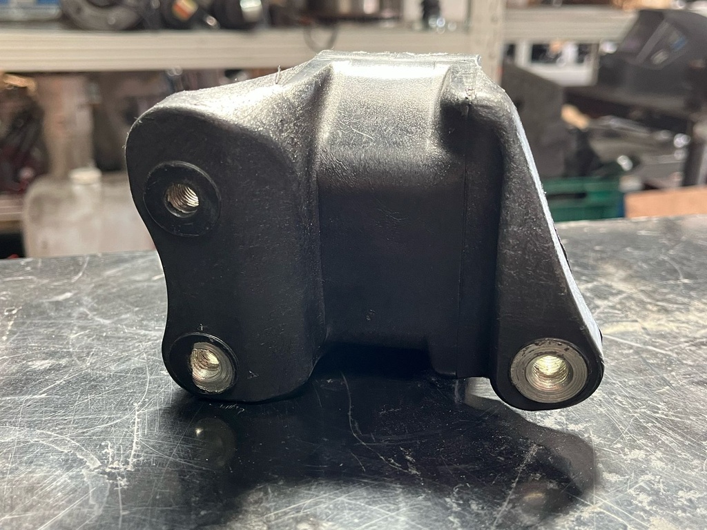 Soporte de Motor Trasero Honda CR-V 2.4L 2002-2006 / Honda Element 2.4L 2003-2011.