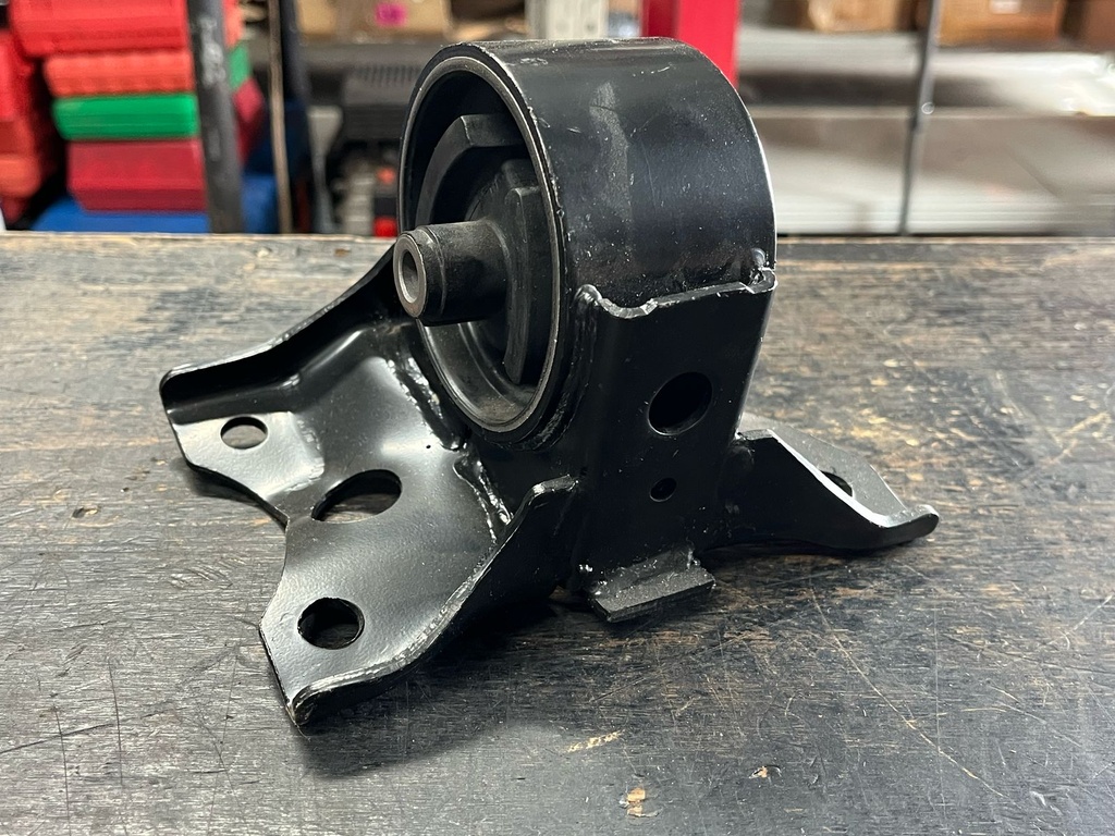 Soporte de Transmision Nissan Maxima 3.5L V6 1997-2003 / Infiniti I30 3.0L V6 1996-2003 7 Infiniti I35 3.5L V6 2002-2004.