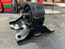 Soporte de Transmision Nissan Maxima 3.5L V6 1997-2003 / Infiniti I30 3.0L V6 1996-2003 7 Infiniti I35 3.5L V6 2002-2004.