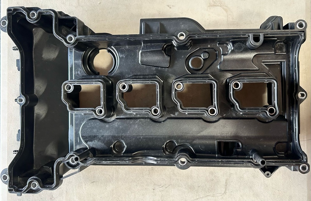 TAPA VALVULAS MERCEDES BENZ 1.8L C200 11/14 C250 12/15 SKL250 12/15 E250 11/14 SLK200