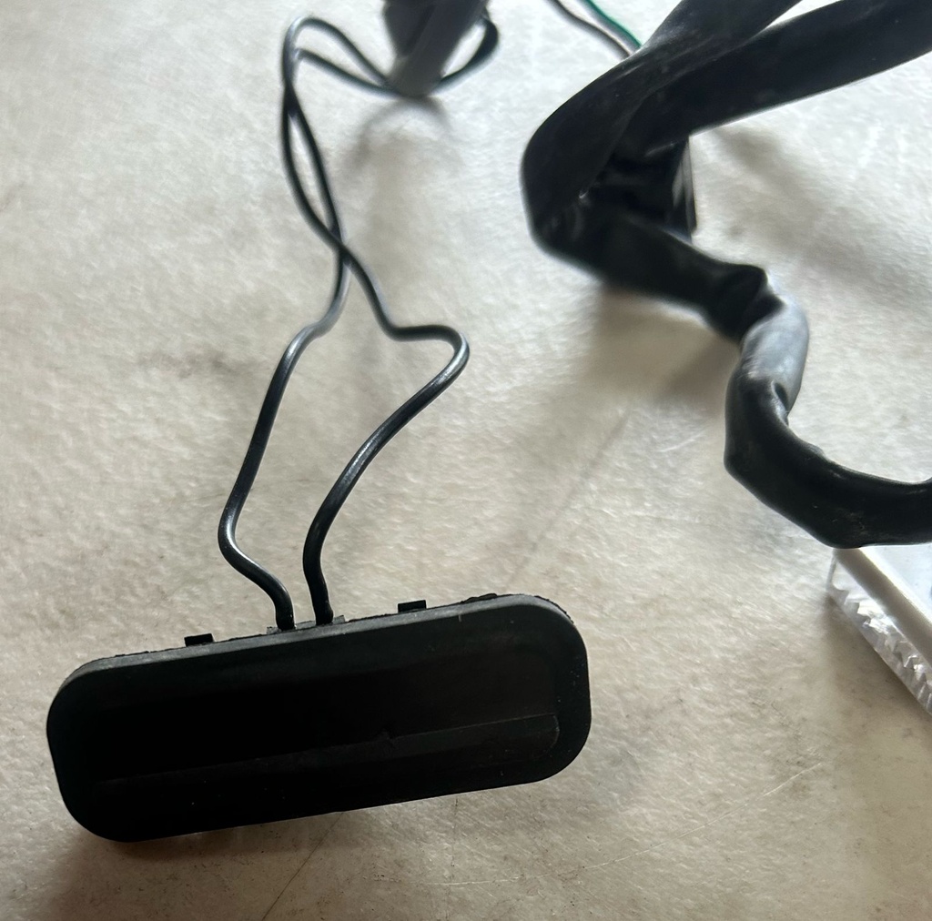 Interruptor de liberación de maletero y luces de matrícula para Chevrolet Cruze 2011 al 2014