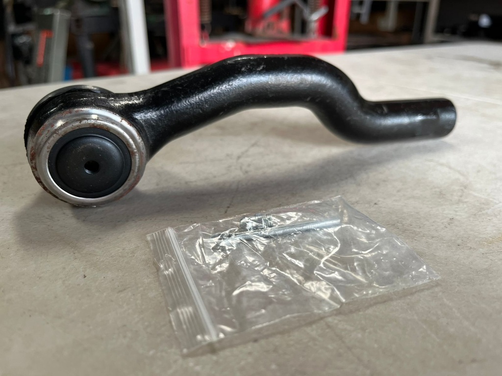 Rotula de Direccion Izquierda Nissan Titan 2WD 4WD 2004-2015 / Armada 2005-2019 / Infiniti QX56 2004-2013 / QX80 2014-2018